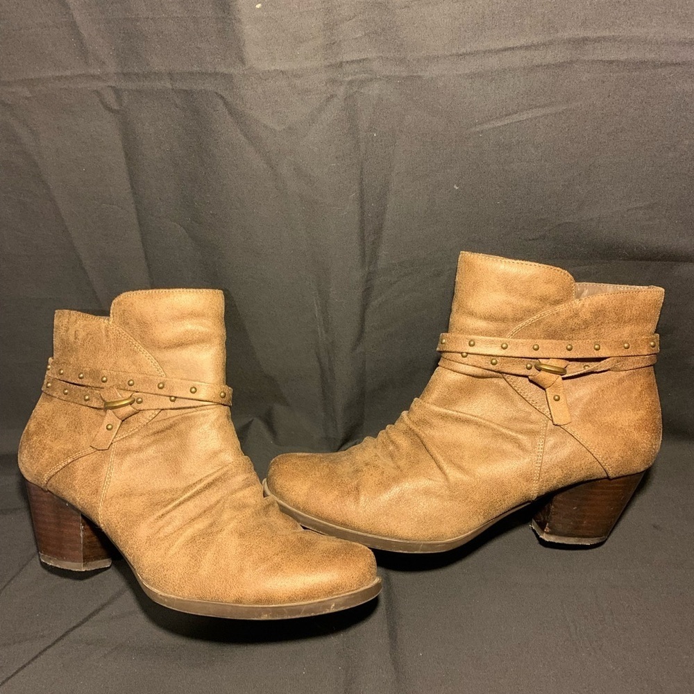 Baretraps Brown Ankle Booties sz 10M